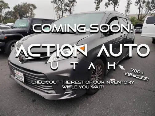 2019 Toyota Sienna XLE FWD photo