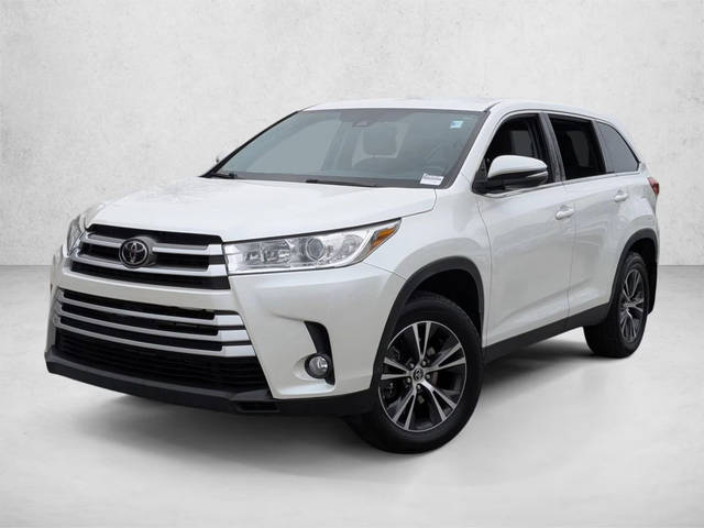 2019 Toyota Highlander LE Plus AWD photo