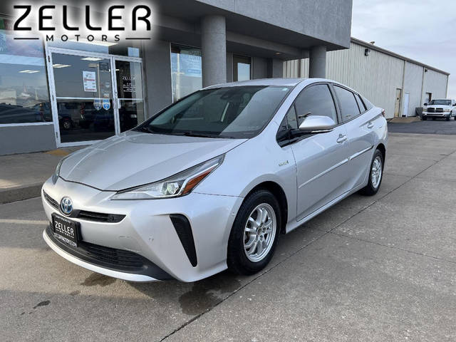 2020 Toyota Prius LE FWD photo