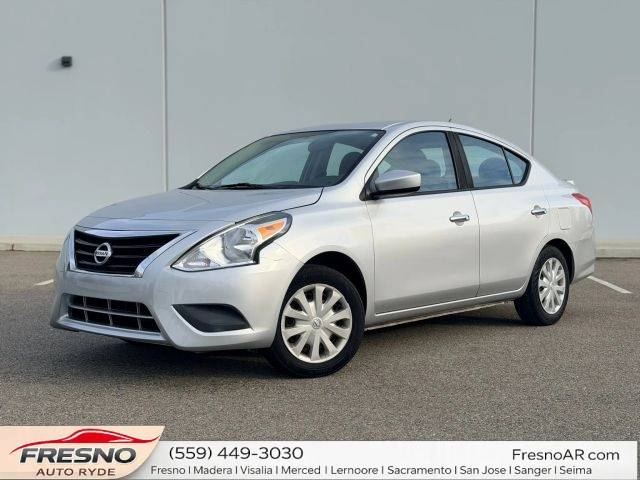 2018 Nissan Versa SV FWD photo