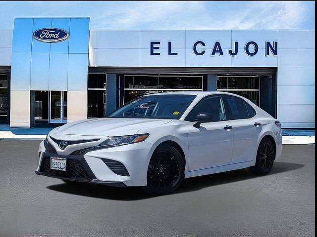 2020 Toyota Camry SE Nightshade FWD photo