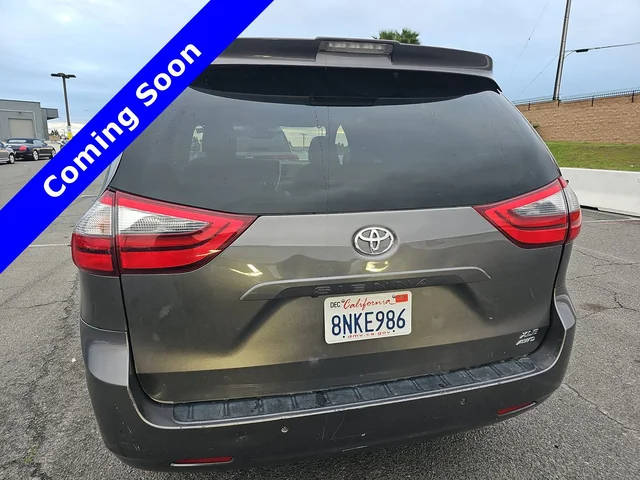 2020 Toyota Sienna XLE AWD photo