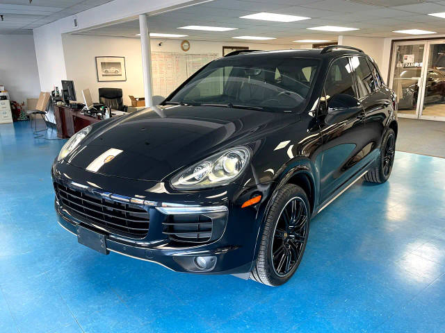 2017 Porsche Cayenne Platinum Edition AWD photo