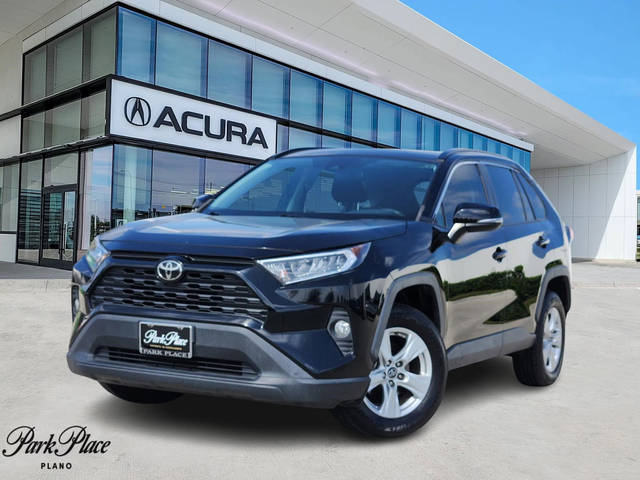 2019 Toyota RAV4 XLE FWD photo