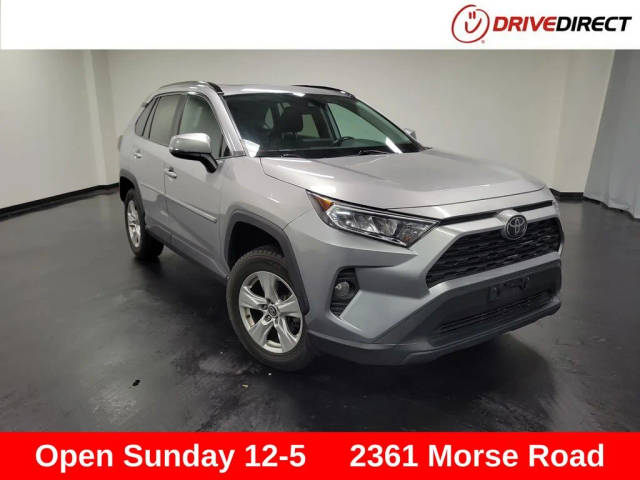 2020 Toyota RAV4 XLE AWD photo