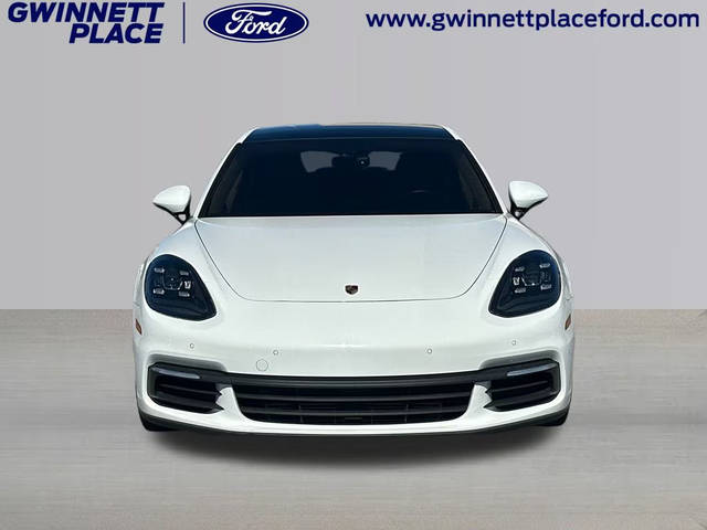 2020 Porsche Panamera  RWD photo