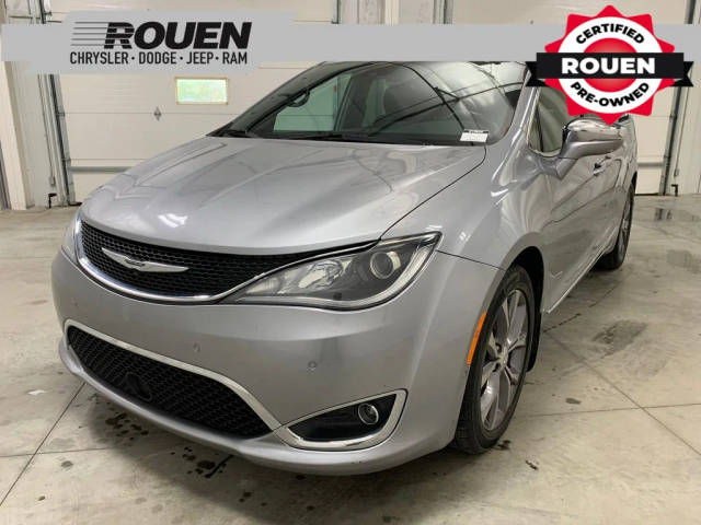2020 Chrysler Pacifica Minivan Limited 35th Anniversary FWD photo