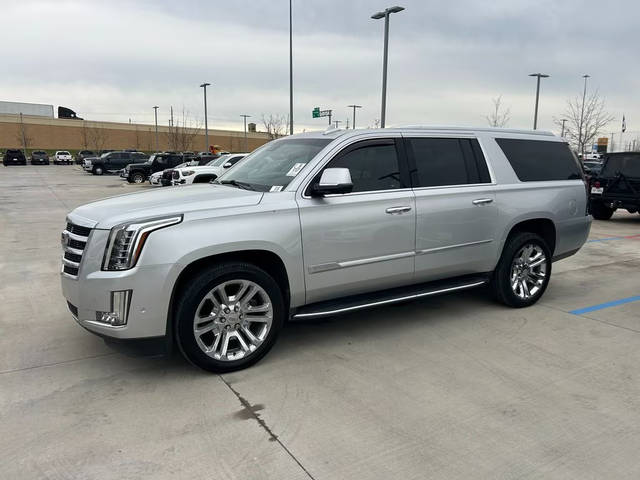 2020 Cadillac Escalade ESV Luxury RWD photo