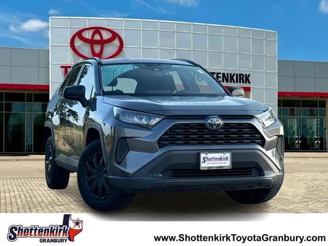 2020 Toyota RAV4 LE FWD photo
