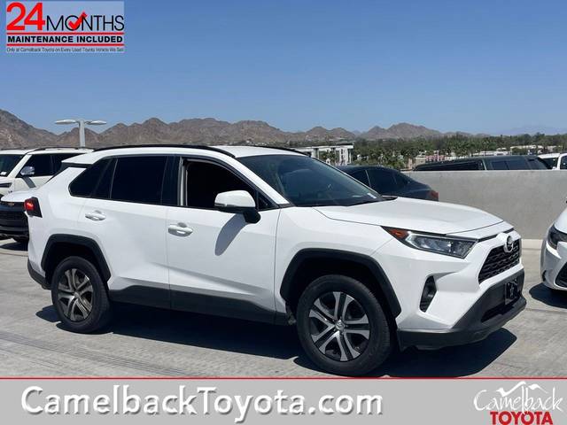 2020 Toyota RAV4 XLE FWD photo