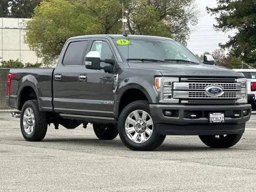 2019 Ford F-350 Super Duty Platinum 4WD photo