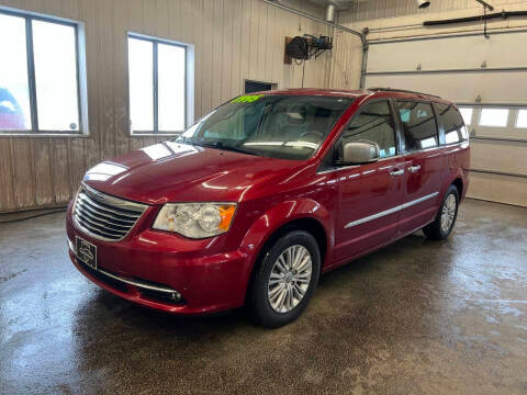 2015 Chrysler Town and Country Touring-L FWD photo