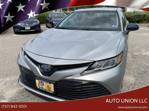 2018 Toyota Camry Hybrid LE FWD photo