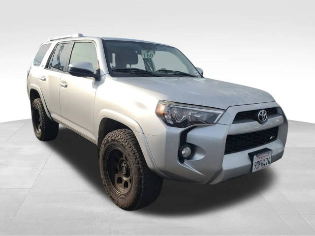 2018 Toyota 4Runner SR5 4WD photo
