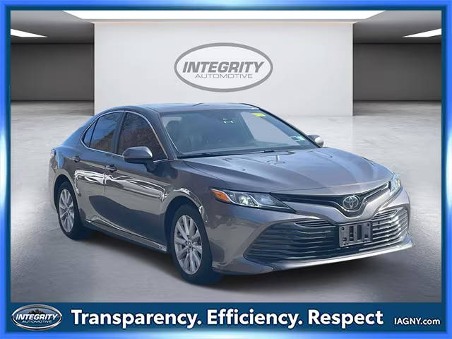 2020 Toyota Camry LE FWD photo