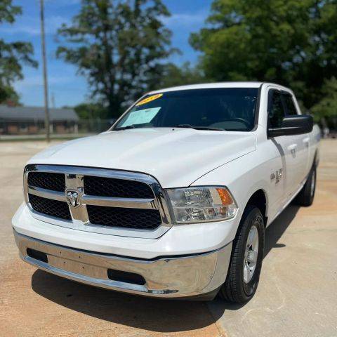 2019 Ram 1500 SLT 4WD photo