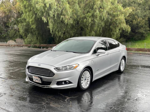 2015 Ford Fusion Energi SE Luxury FWD photo