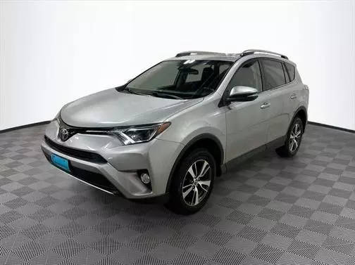 2018 Toyota RAV4 XLE FWD photo