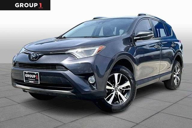 2017 Toyota RAV4 XLE FWD photo