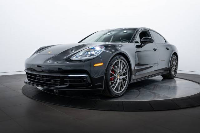 2020 Porsche Panamera 4 AWD photo