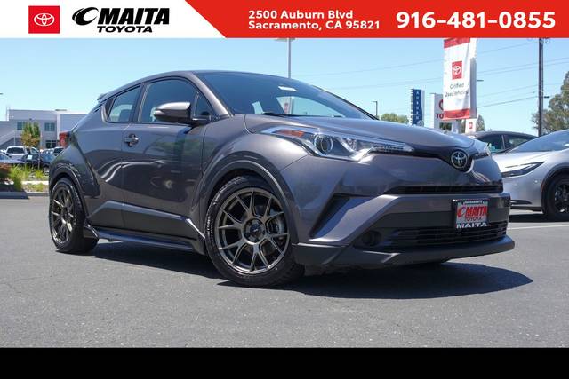 2019 Toyota C-HR XLE FWD photo