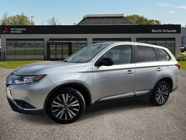 2020 Mitsubishi Outlander ES FWD photo