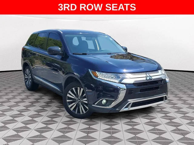 2020 Mitsubishi Outlander ES FWD photo