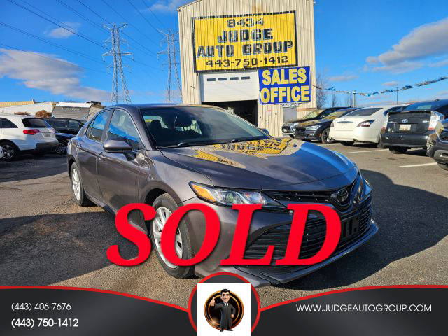 2020 Toyota Camry LE FWD photo