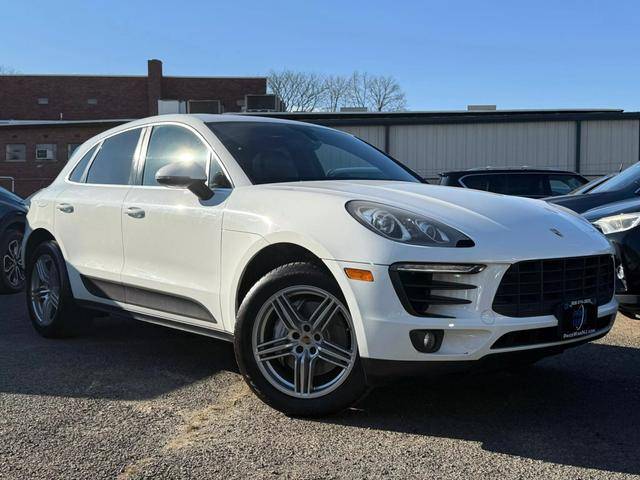 2015 Porsche Macan S AWD photo