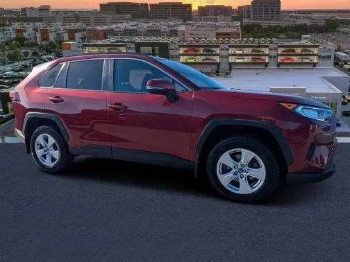 2020 Toyota RAV4 XLE AWD photo