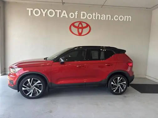 2020 Volvo XC40 R-Design AWD photo