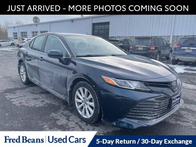 2020 Toyota Camry LE FWD photo