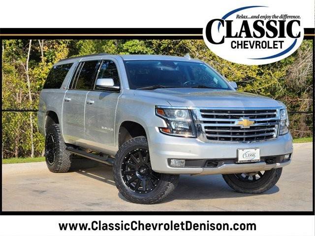 2020 Chevrolet Suburban LT 4WD photo