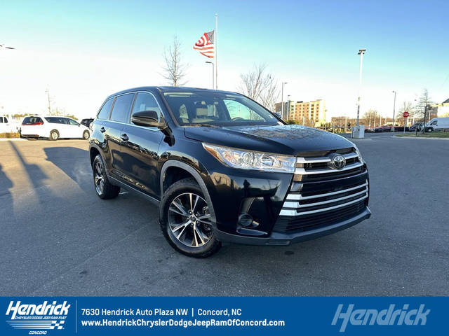 2019 Toyota Highlander LE FWD photo