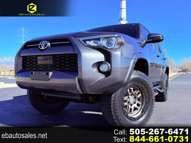 2020 Toyota 4Runner SR5 4WD photo