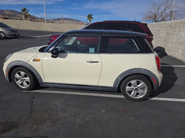 2015 MINI Hardtop 2 Door  FWD photo