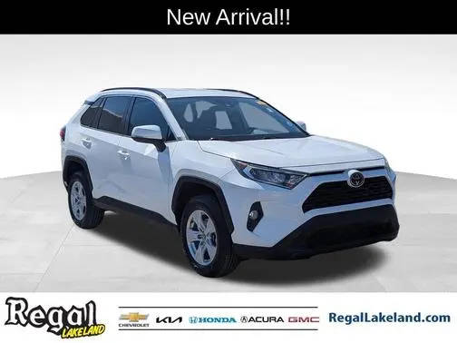 2020 Toyota RAV4 XLE FWD photo