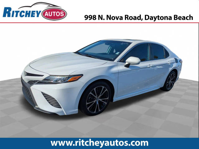 2020 Toyota Camry SE FWD photo