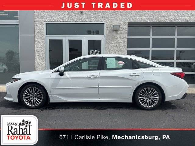 2020 Toyota Avalon Limited FWD photo