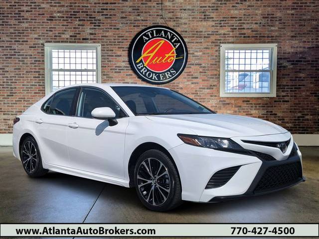 2020 Toyota Camry SE FWD photo