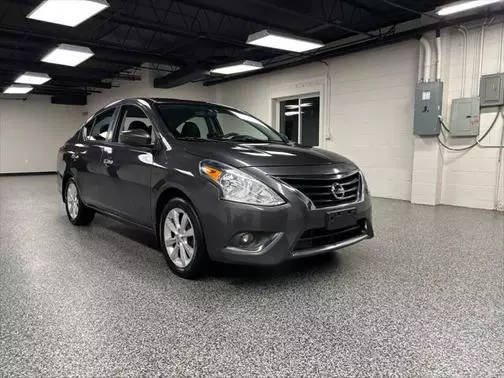 2015 Nissan Versa SL FWD photo