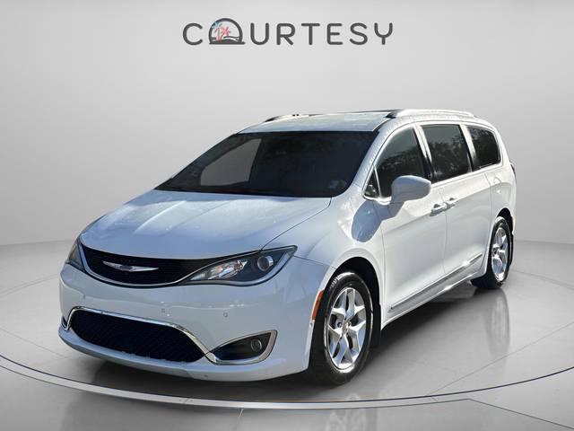2020 Chrysler Pacifica Minivan Touring L Plus FWD photo