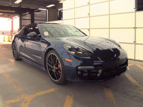 2020 Porsche Panamera GTS AWD photo