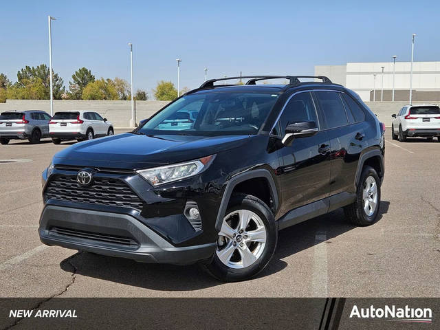 2020 Toyota RAV4 XLE FWD photo