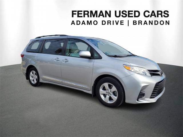 2020 Toyota Sienna LE FWD photo