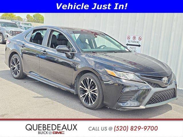 2020 Toyota Camry SE FWD photo