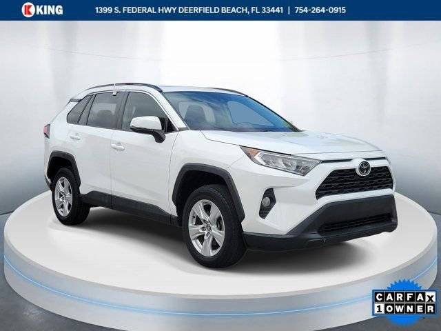 2020 Toyota RAV4 XLE FWD photo