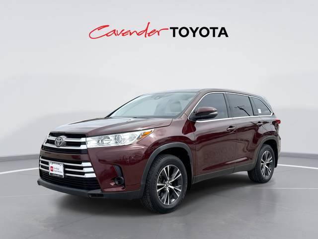 2019 Toyota Highlander LE FWD photo