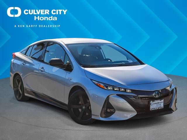 2020 Toyota Prius Prime Limited FWD photo