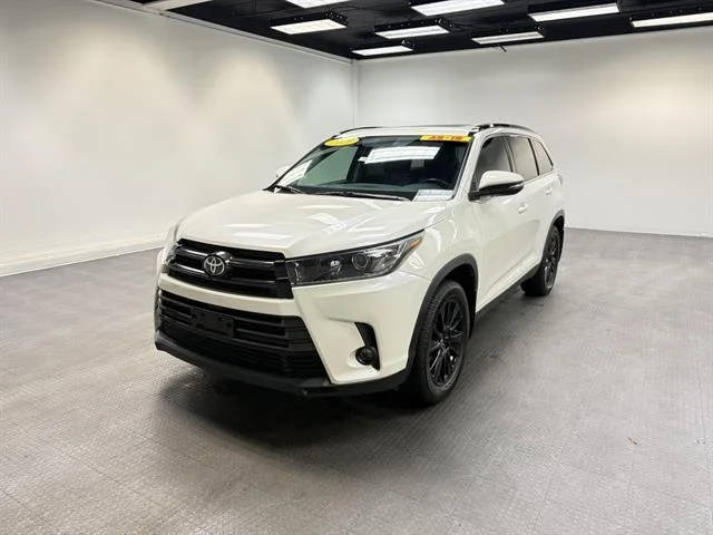 2019 Toyota Highlander SE AWD photo